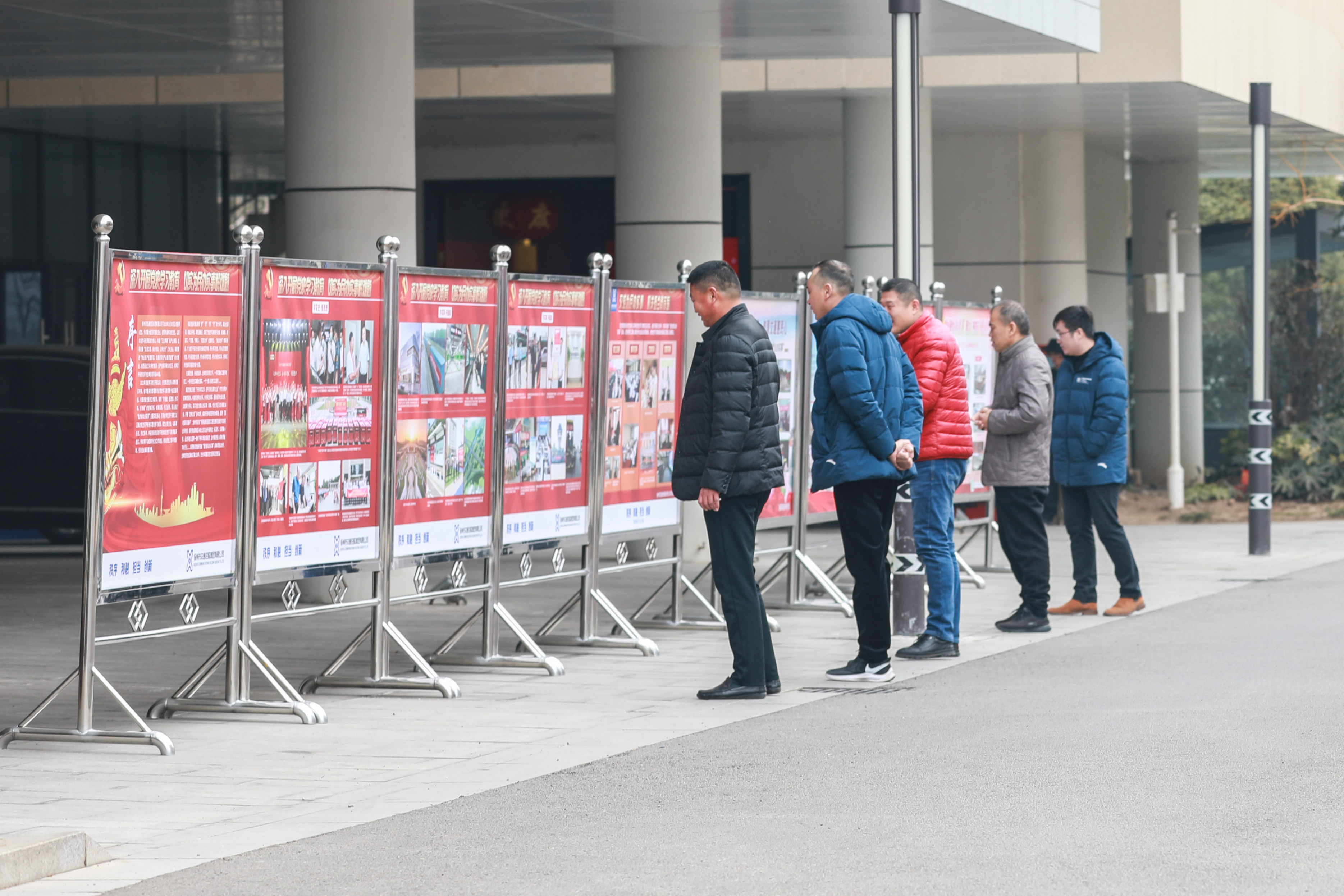  党旗在市场化转型主阵地上高高飘扬——徐州市交通控股集团党委“书记项目”纪实